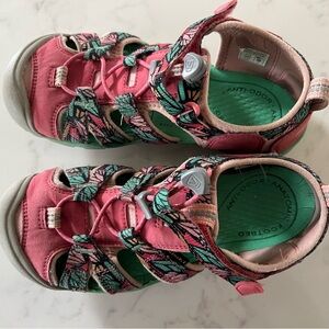 Girls Keen Sandals size 2